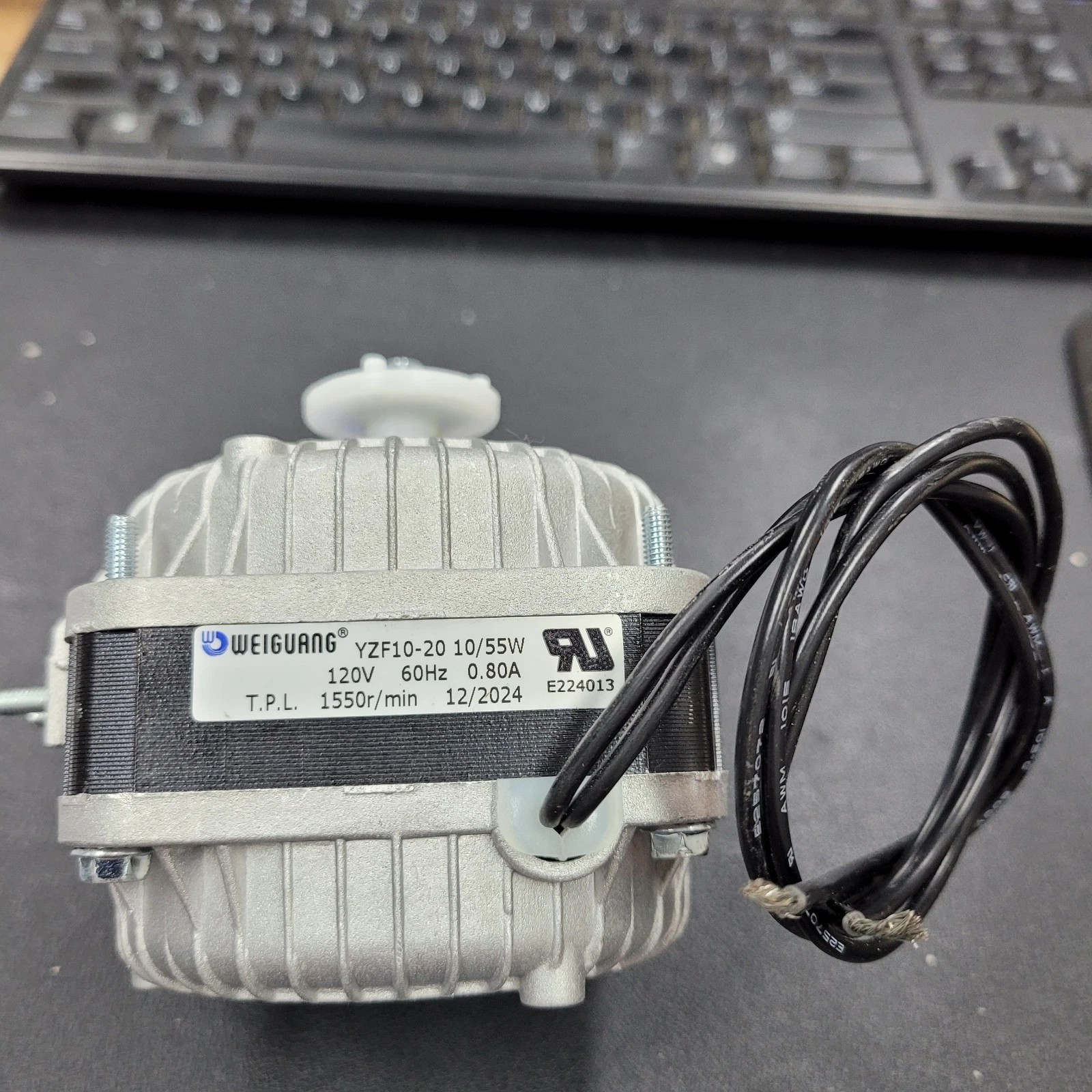Condenser Fan Motor Part #YZF10-20 10/55W 120V 60Hz 0.80A 1550 r/min(pic1) Condenser Fan Motor Part #YZF10-20 10/55W 120V 60Hz 0.80A 1550 r/min(pic1)